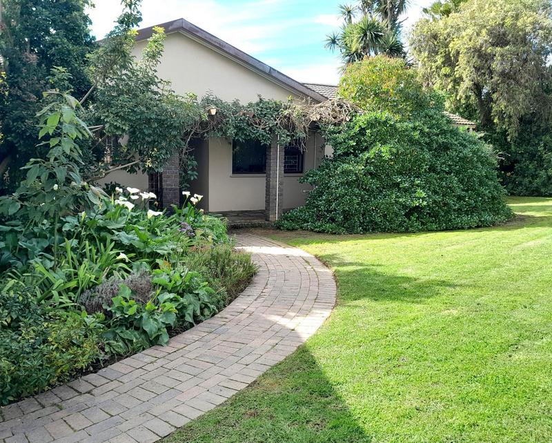 To Let 4 Bedroom Property for Rent in Sonstraal Western Cape